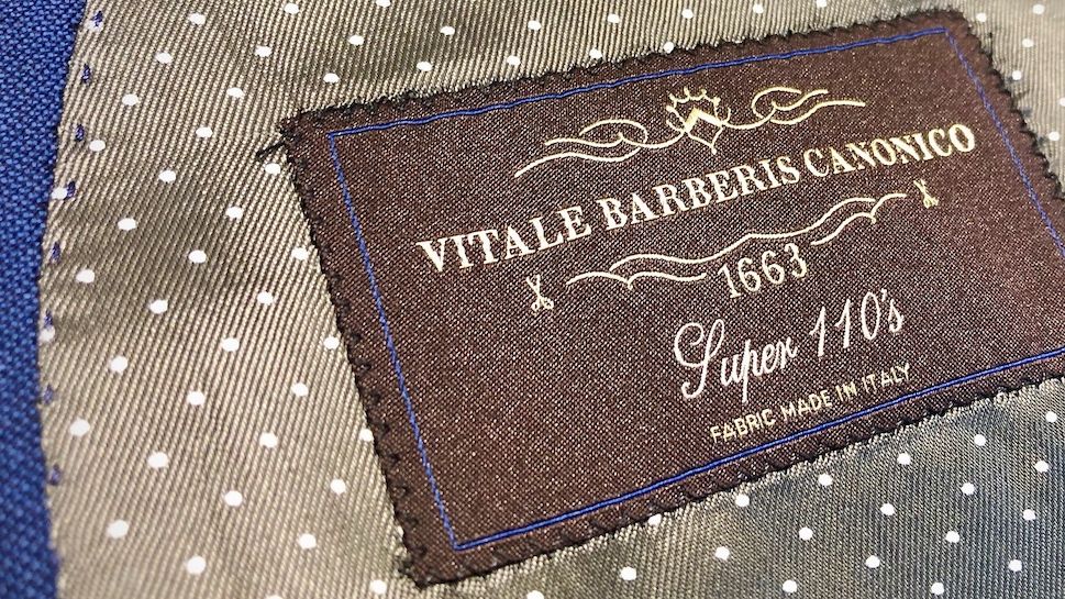 Prémiové materiály na obleky? Najdete u nás v Bespoken Store.